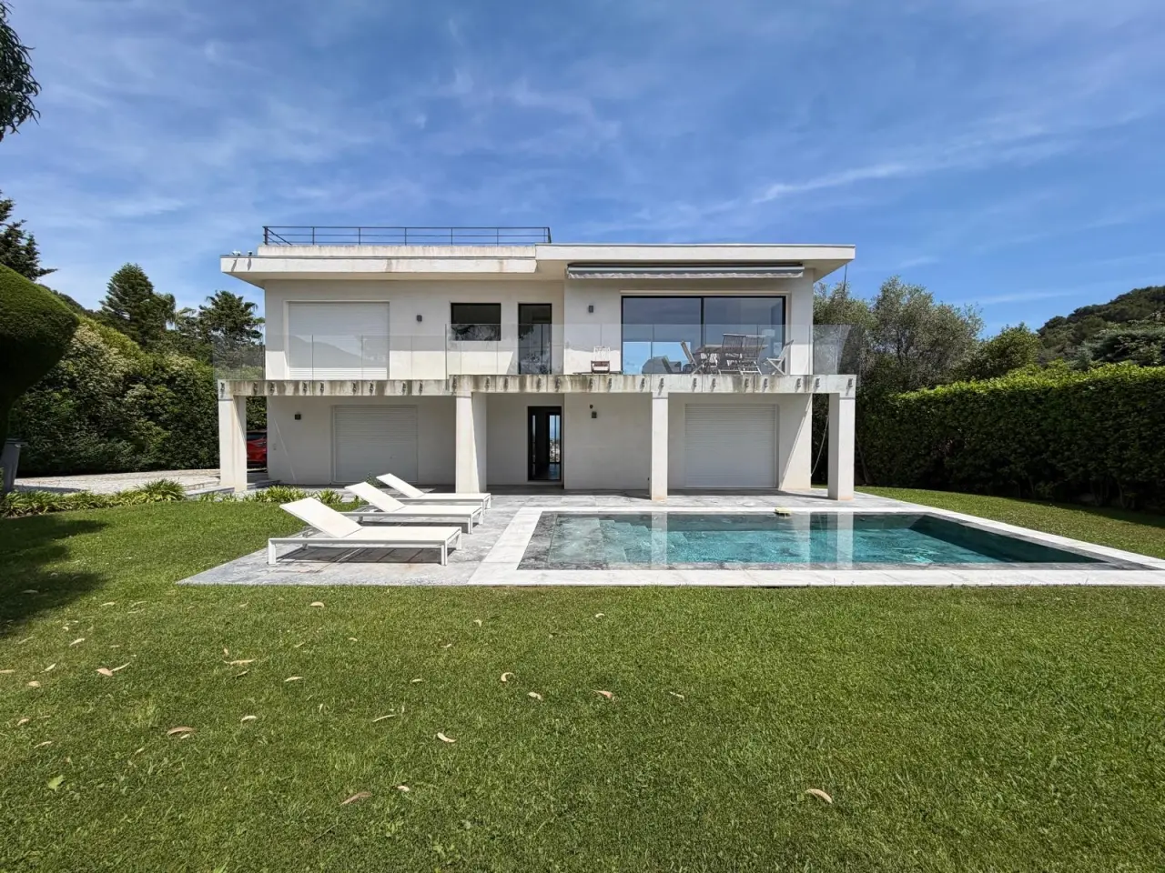 300 M² Villa ∙ 5 Bedrooms ∙ 6 Guests - Antibes