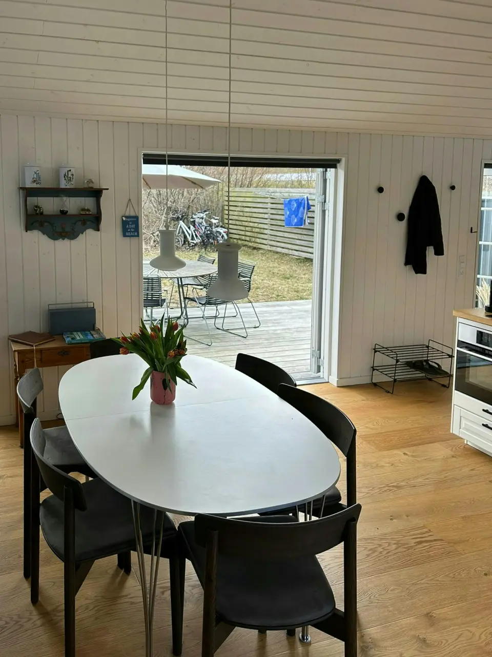 Moderne familiehus tæt på strand og skov
