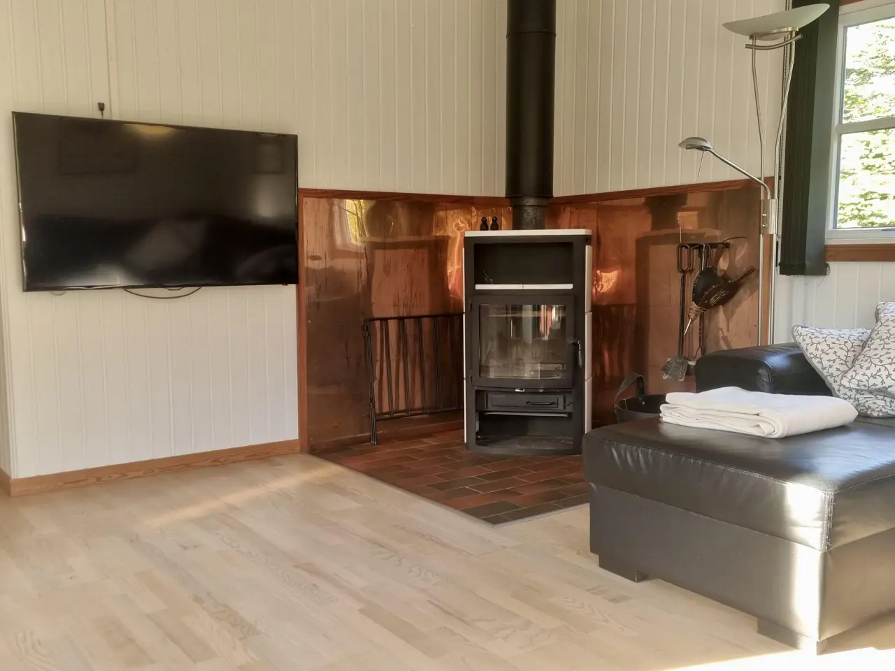 Helles Ferienhaus mit Kamin, großem Grundstück und zwei Terrassen