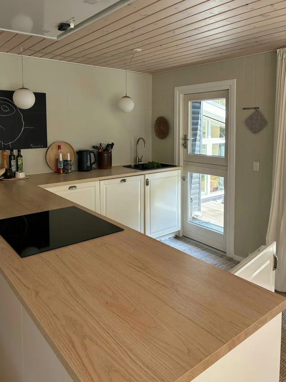 Idyllisk sommerhus i Ebeltofts natur