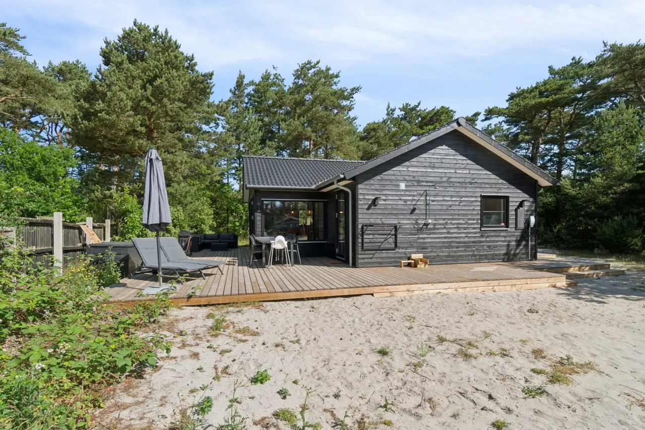 Moderne feriehus nær strand og skøn natur