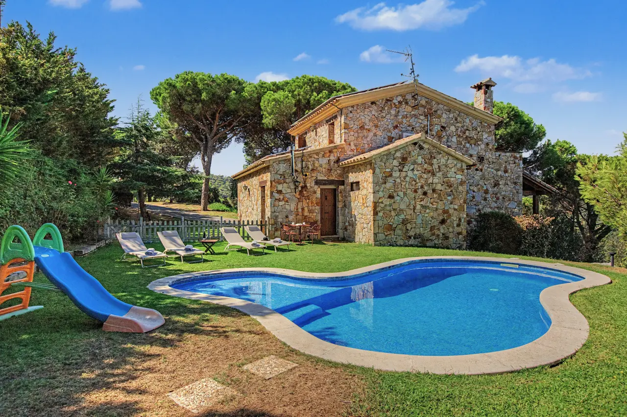 156 M² Casa ∙ 5 Habitaciones ∙ 10 Huéspedes - Sant Celoni