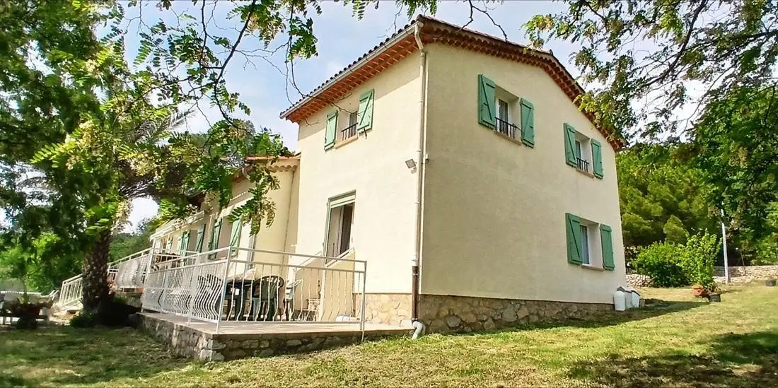 68 M² Gîte ∙ 2 Chambres ∙ 5 Personnes - Le Muy