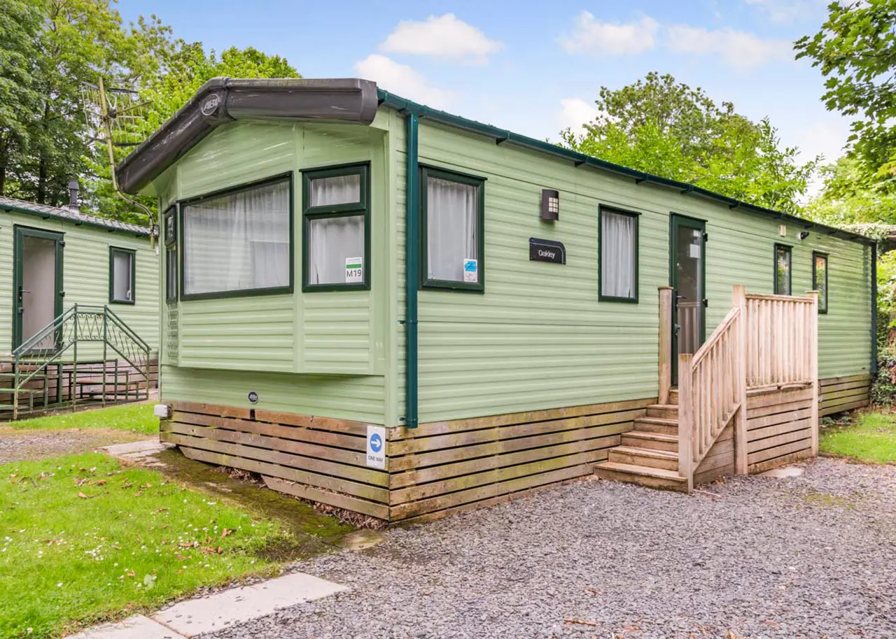 Caravan ∙ 2 Bedrooms ∙ 6 Guests - Bowness-on-Windermere