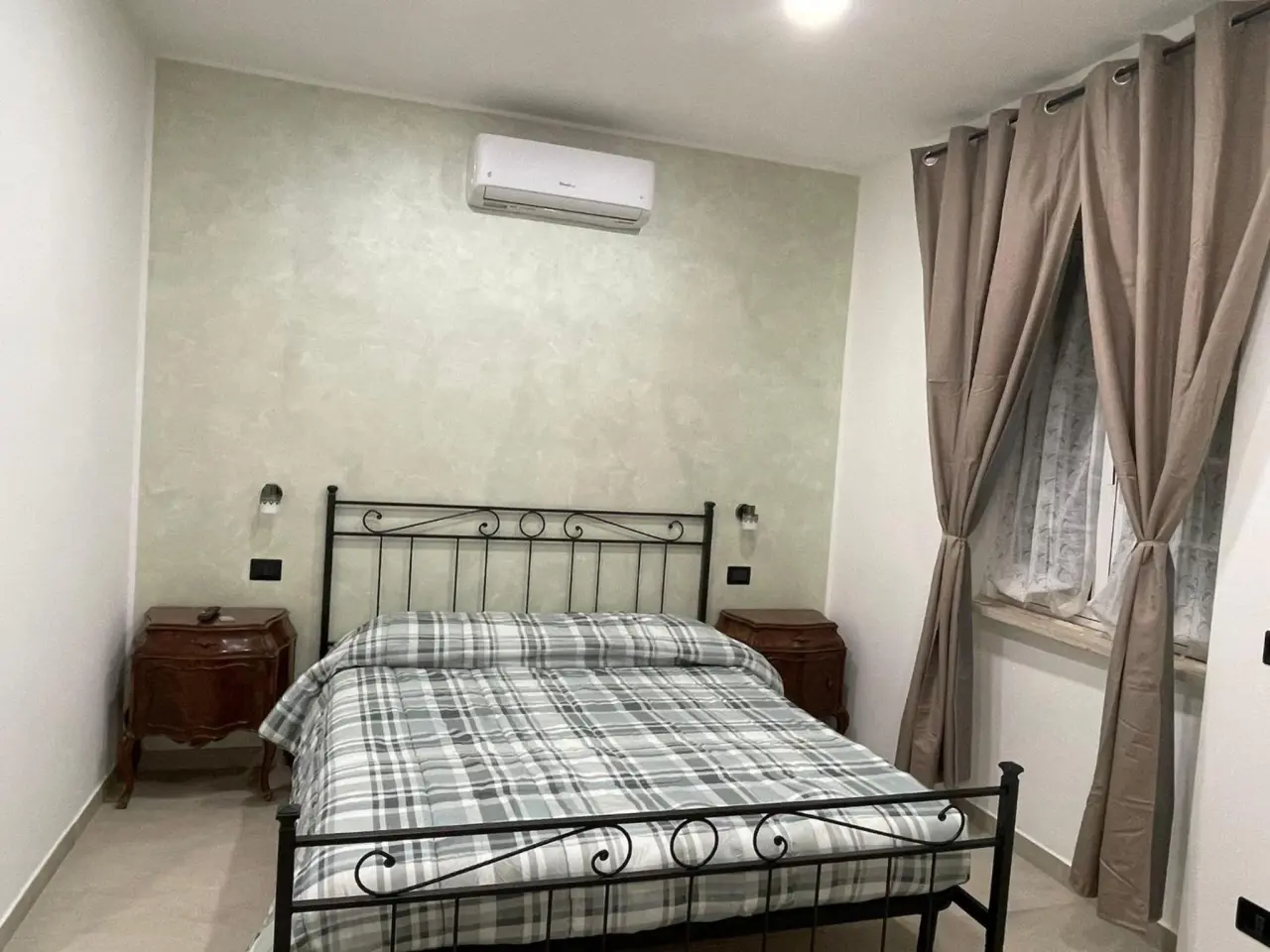 14 M² Huoneisto ∙ 1 Makuuhuone ∙ 2 Vierasta - Latina