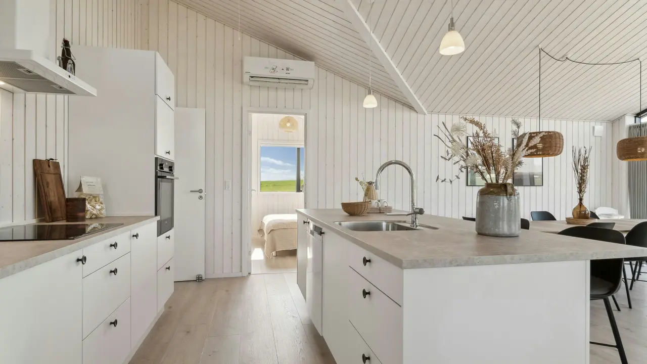 Moderne sommerhus med sauna nær stranden på Møn