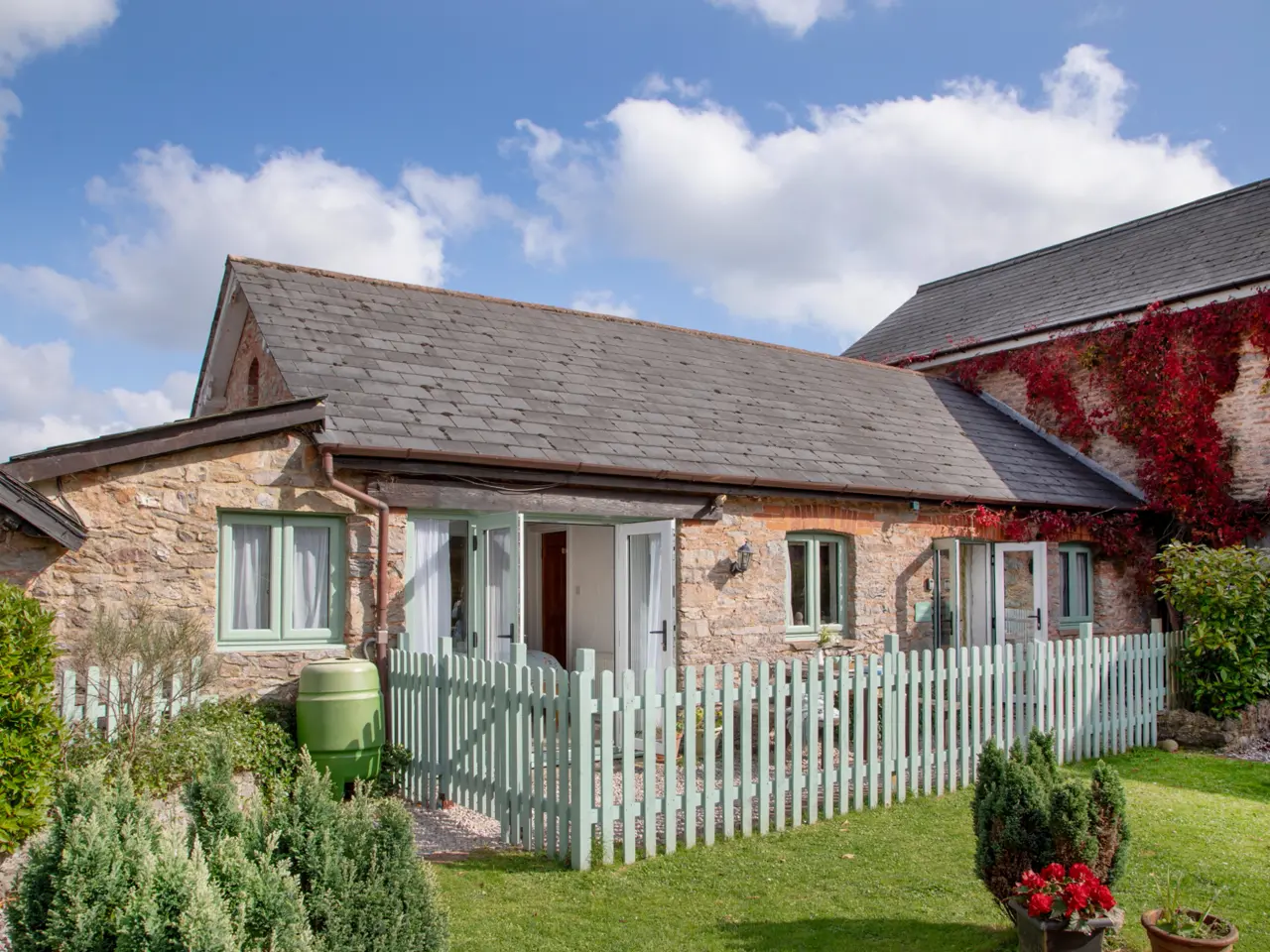Cottage ∙ 2 Bedrooms ∙ 4 Guests - Newton Abbot