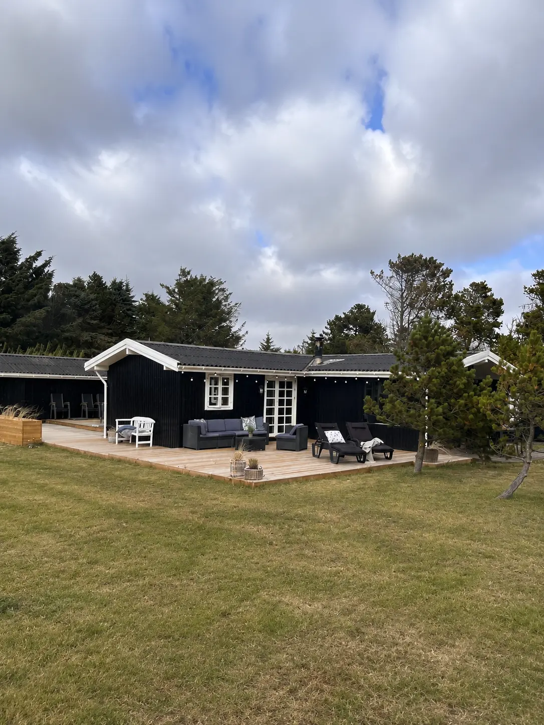 Nyistandsat sommerhus i Grønhøj med vildmarksbad