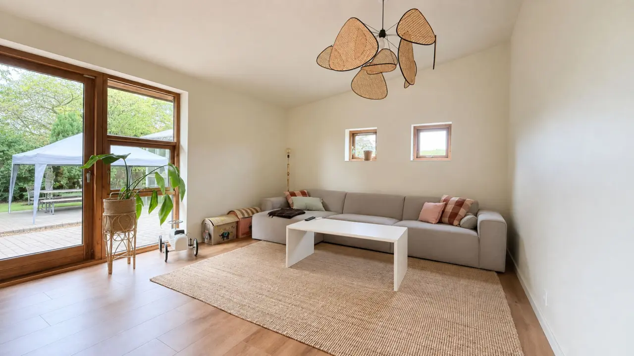 Full House - 3 Br - 2 Bathrooms - Parking