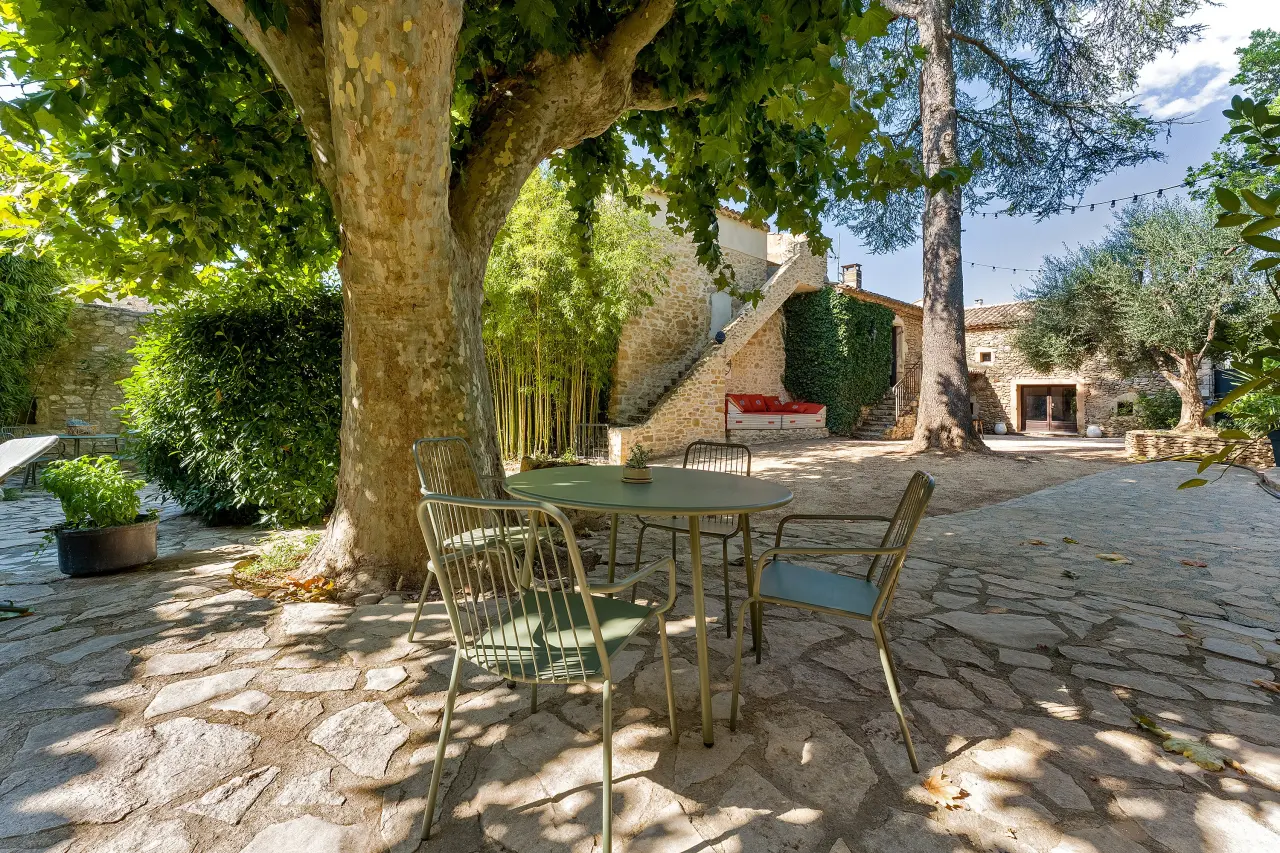 300 M² Maison De Campagne ∙ 6 Chambres ∙ 20 Personnes - Goudargues