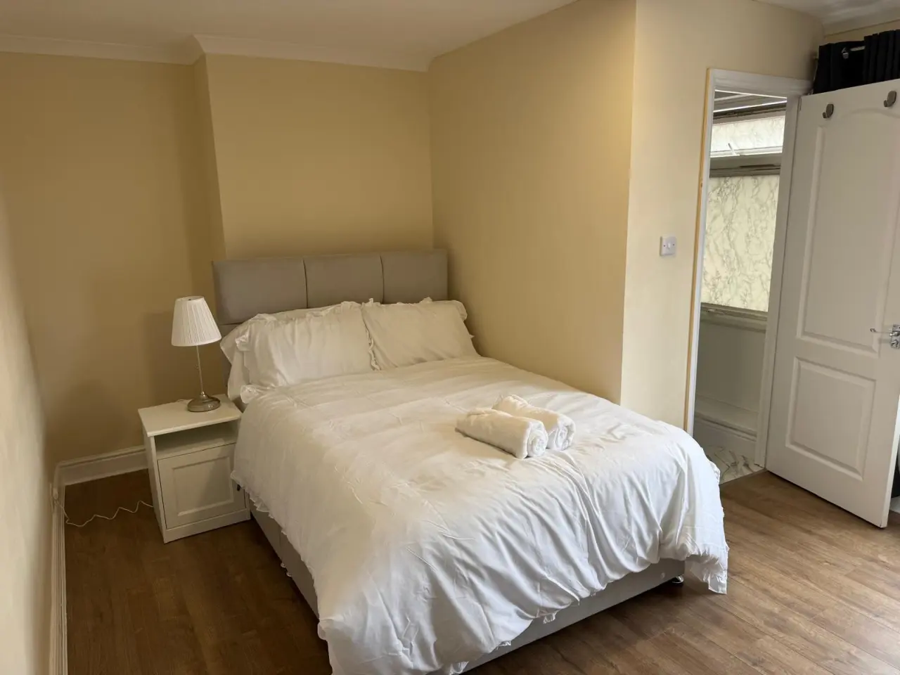85 M² House ∙ 6 Bedrooms ∙ 11 Guests - Romford