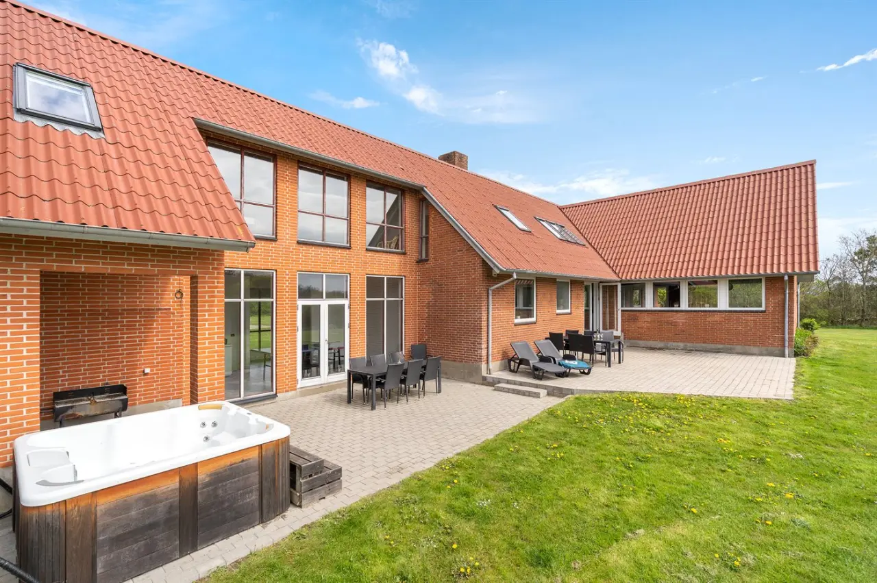 645 m&sup2; Ferienhaus 10 Schlafzimmer 25 G&auml;ste