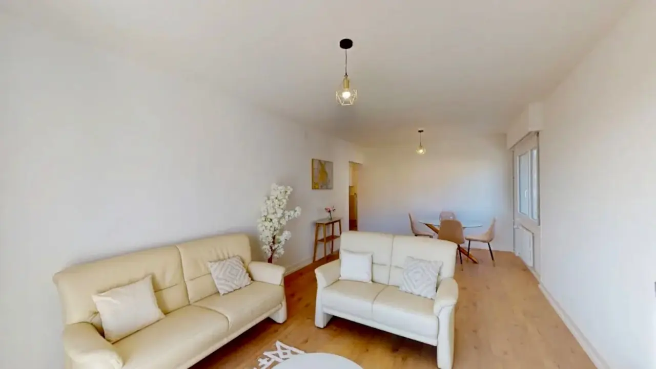 80 M² Ferienwohnung ∙ 2 Schlafzimmer ∙ 4 Gäste - Renens