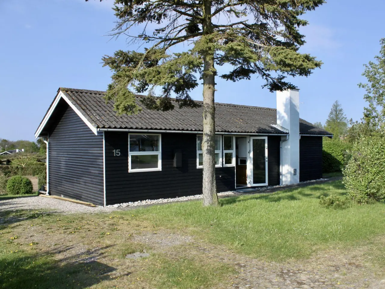 Holzhaus mit Sauna und Panoramablick auf die Ostsee