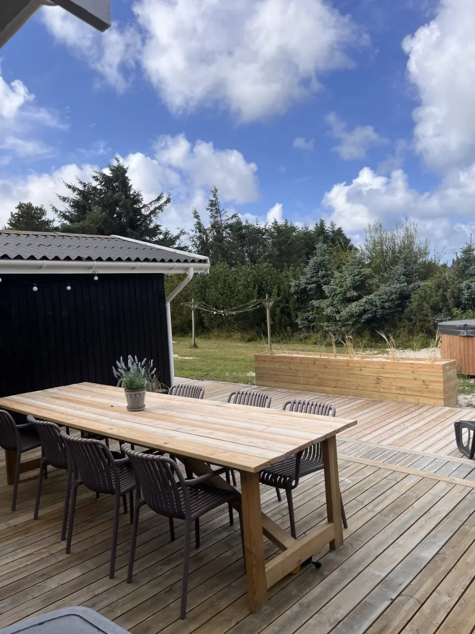 Nyistandsat sommerhus i Grønhøj med vildmarksbad