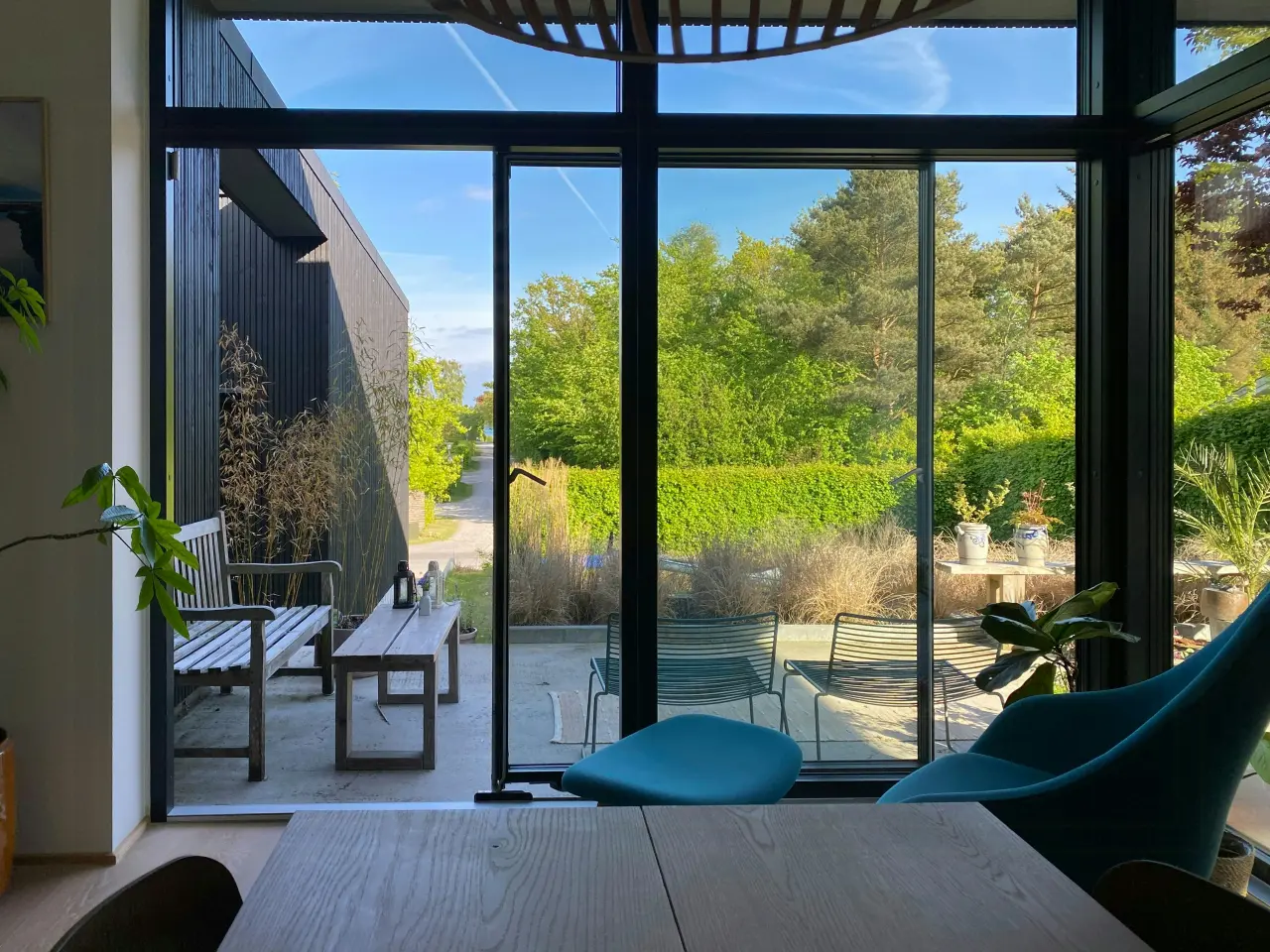 Moderne strandhus ved Skæring Strand