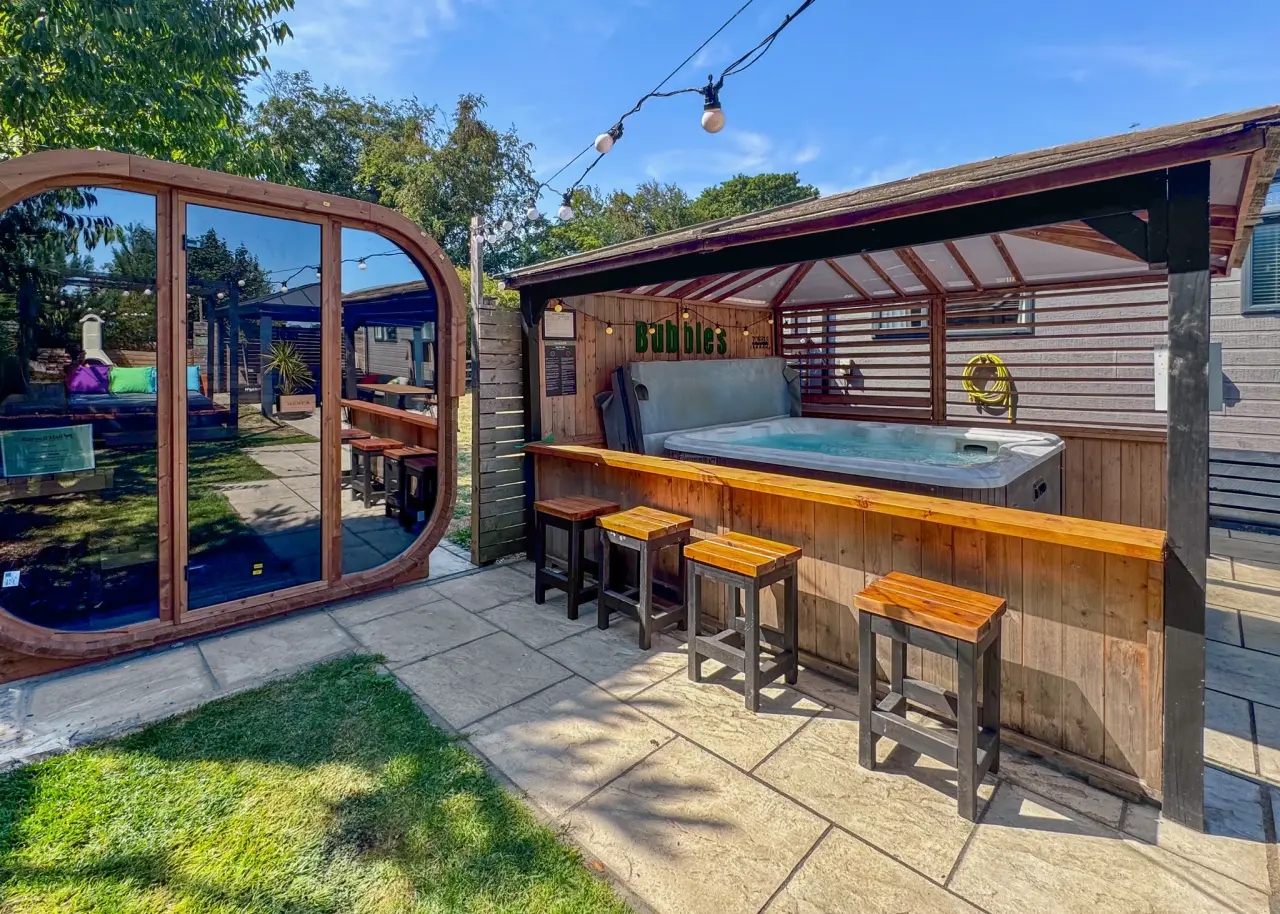 Chalet ∙ 4 Bedrooms ∙ 8 Guests - Beverley