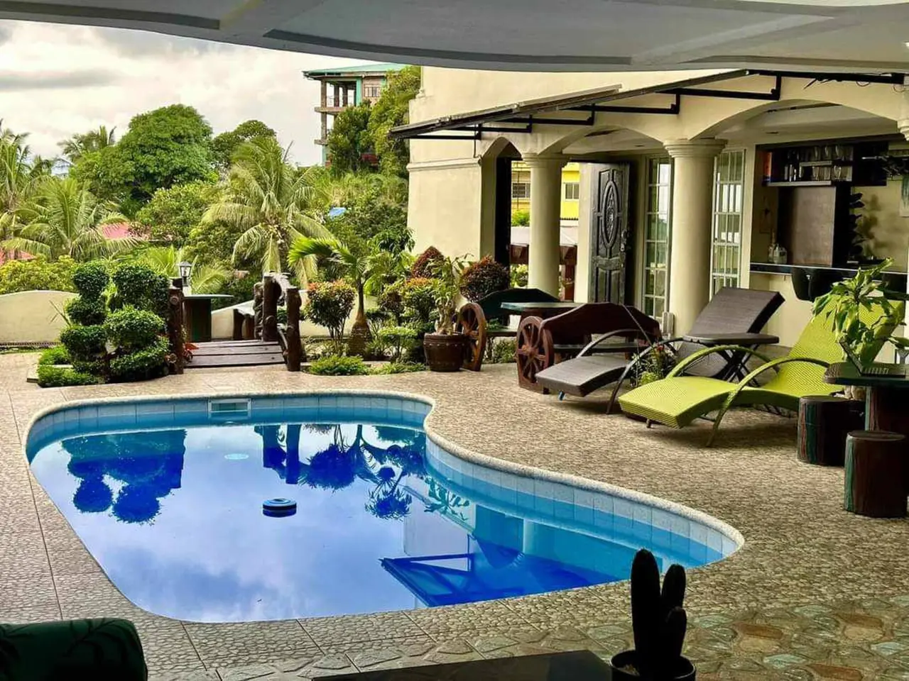150 M² Villa ∙ 4 Bedrooms ∙ 26 Guests - Tagaytay