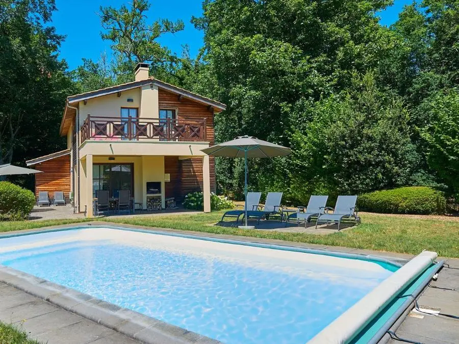 160 M² Villa ∙ 3 Bedrooms ∙ 8 Guests - Mios