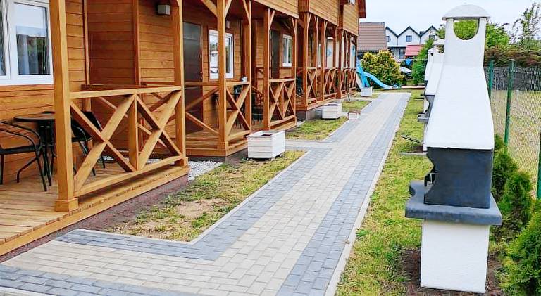 Lodge with barbeque, patio & yard — photo 5