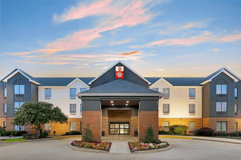 Best Western Plus Executive Hotel & Suites — photo 3