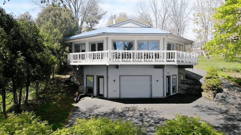 House  Canandaigua