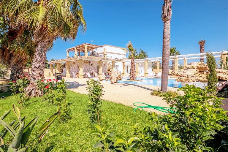 Family-oriented beautiful villa with terrace, private pool & barbeque | Pool view | Pet-friendly — photo 5