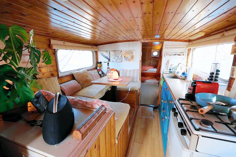 Houseboat Amsterdam
