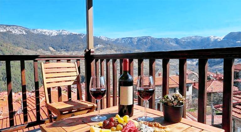 Lovely holiday apartment with terrace | Pet-friendly in Metsovo