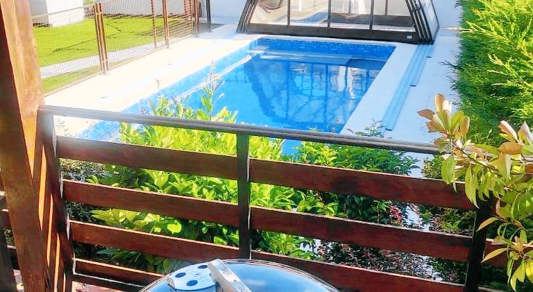 Vacation home with pool — photo 5