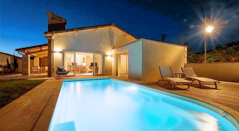 Villa with grill, patio & yard | Pet-friendly — photo 2