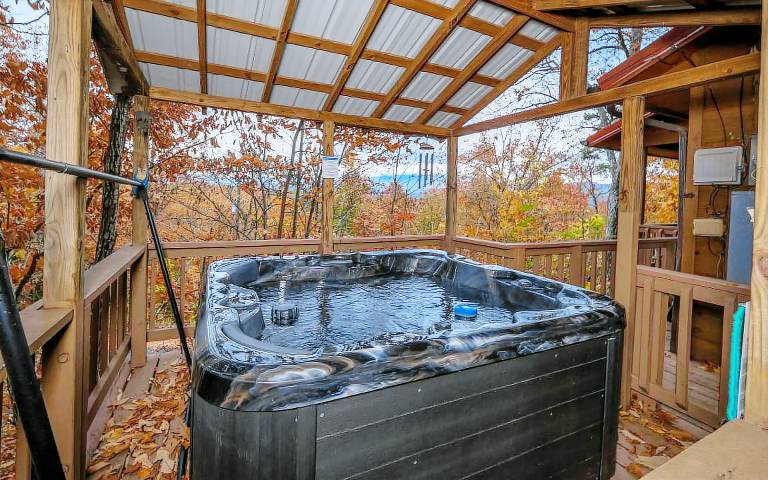 Serenity - Pet-Friendly, Xbox, Keurig, Outdoor Hot Tub, Wood-Burning Fireplace — photo 4