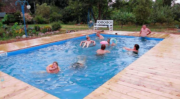 Vacation home with pool — photo 5