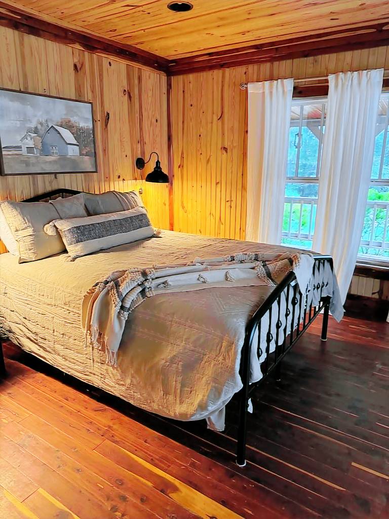 Cabin Huxley