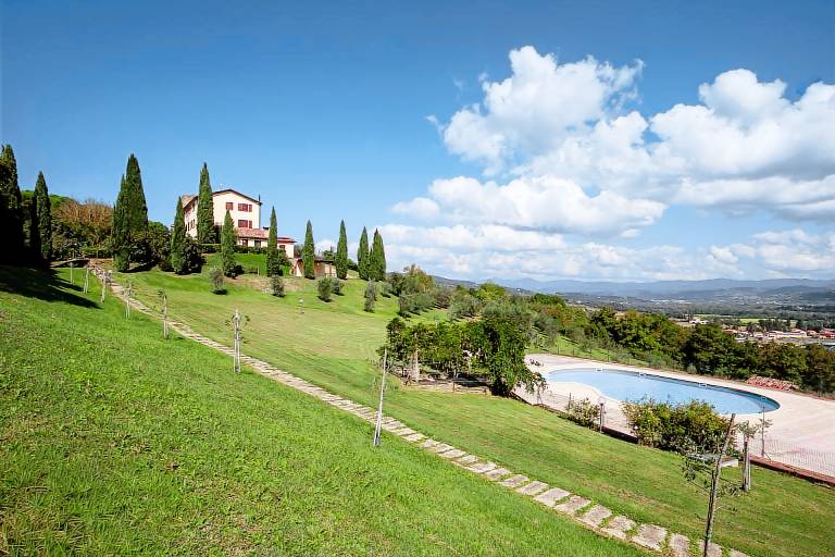 Villa with patio, private pool & garden — photo 5