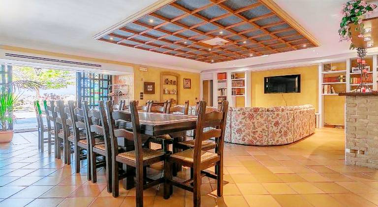 Villa with hot tub | Dogs allowed — photo 3