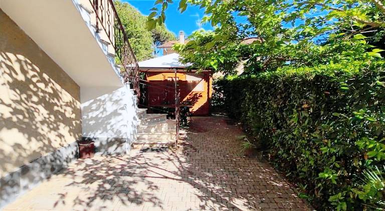Apartment with 2 rooms for 6 persons — photo 3