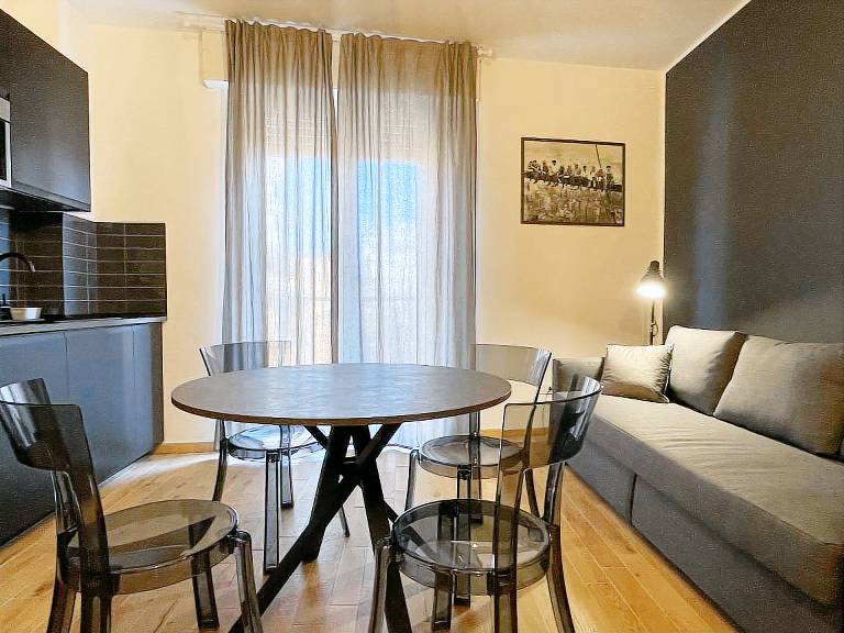 Rental apartment with patio — photo 3