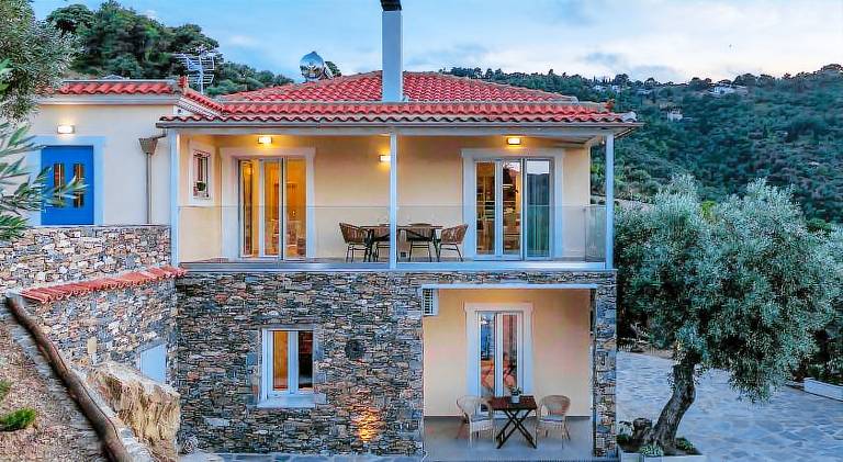 Fully equipped beautiful villa with barbeque, garden & private pool | Pets allowed — photo 4