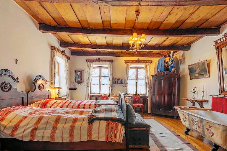Accommodation  Micloșoara