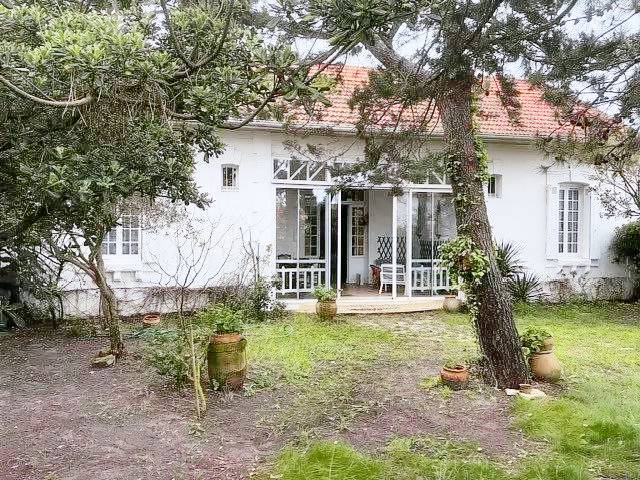 House with barbecue & garden in Biscarrosse