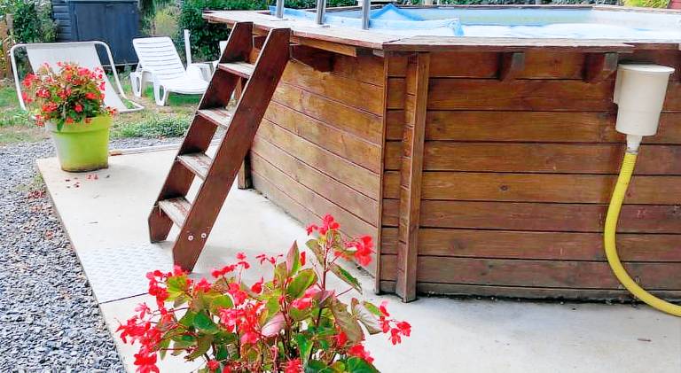 Chalet with jacuzzi & pool | Pet-friendly in Limoges