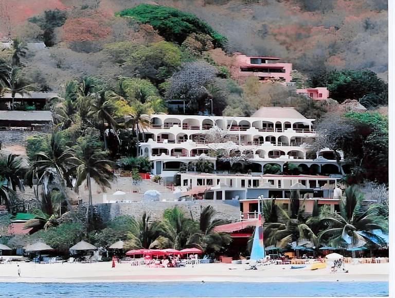 Hotel Catalina Beach Resort in Zihuatanejo