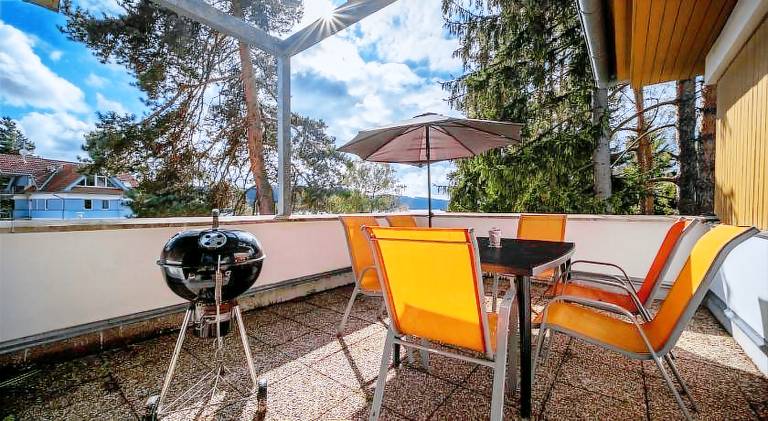 Holiday apartment with pool — photo 4