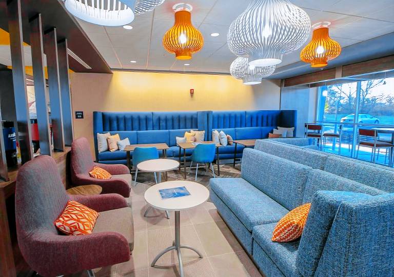 Tru by Hilton Norfolk Airport — photo 3