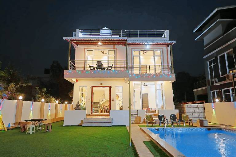 Big house with pool, terrace & yard | Pet-friendly in Nashik