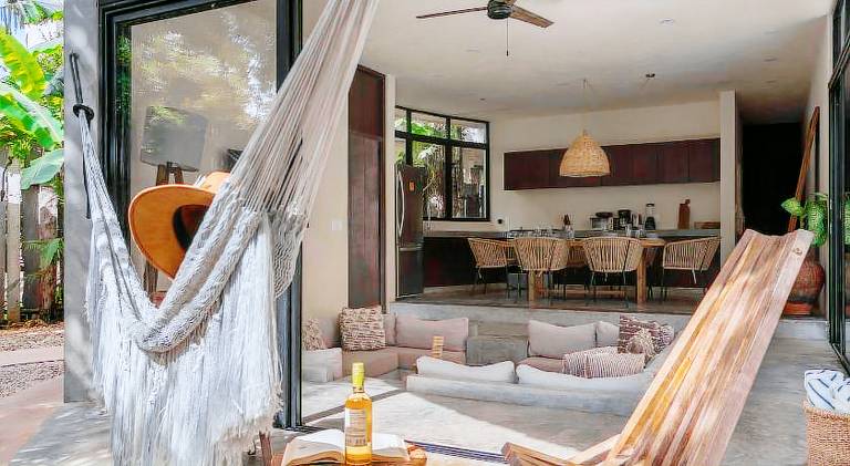Villa with pool — photo 5