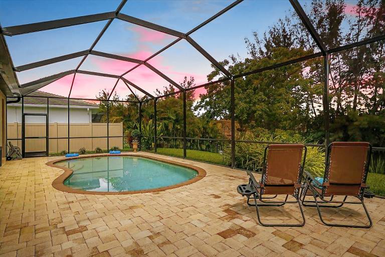Child-friendly vacation home with BBQ & private pool | Water view | Suitable for remote work | Pets are welcome — photo 3