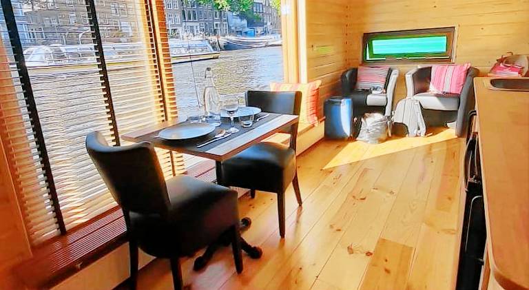 Mar&Mar Houseboat Studio in Amsterdam