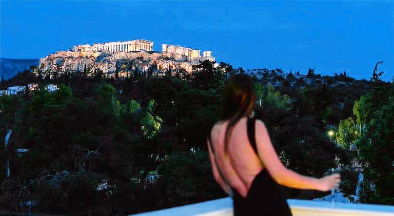 Visum Acropol, 3BR - Private Terrace-Jacuzzi - Amazing View in Athens
